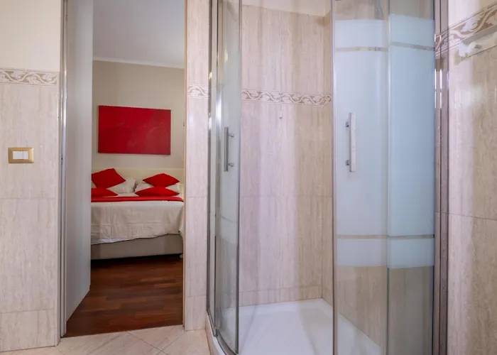Trevi Fountain Big Apartment